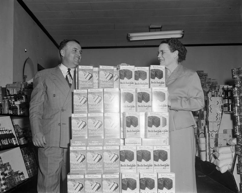 WBAP-TV (Television station : Fort Worth, Tex.). [Man and woman with a Betty Crocker product display], photograph, March 27, 1950; (https://texashistory.unt.edu/ark:/67531/metadc1243169/: accessed July 29, 2020), University of North Texas Libraries