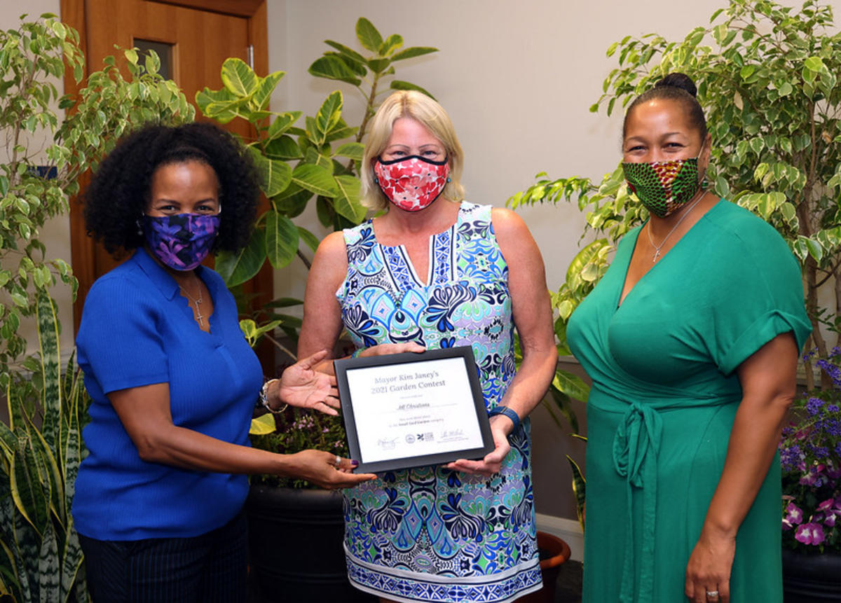 Christians - 3rd Place Small Yard - Award