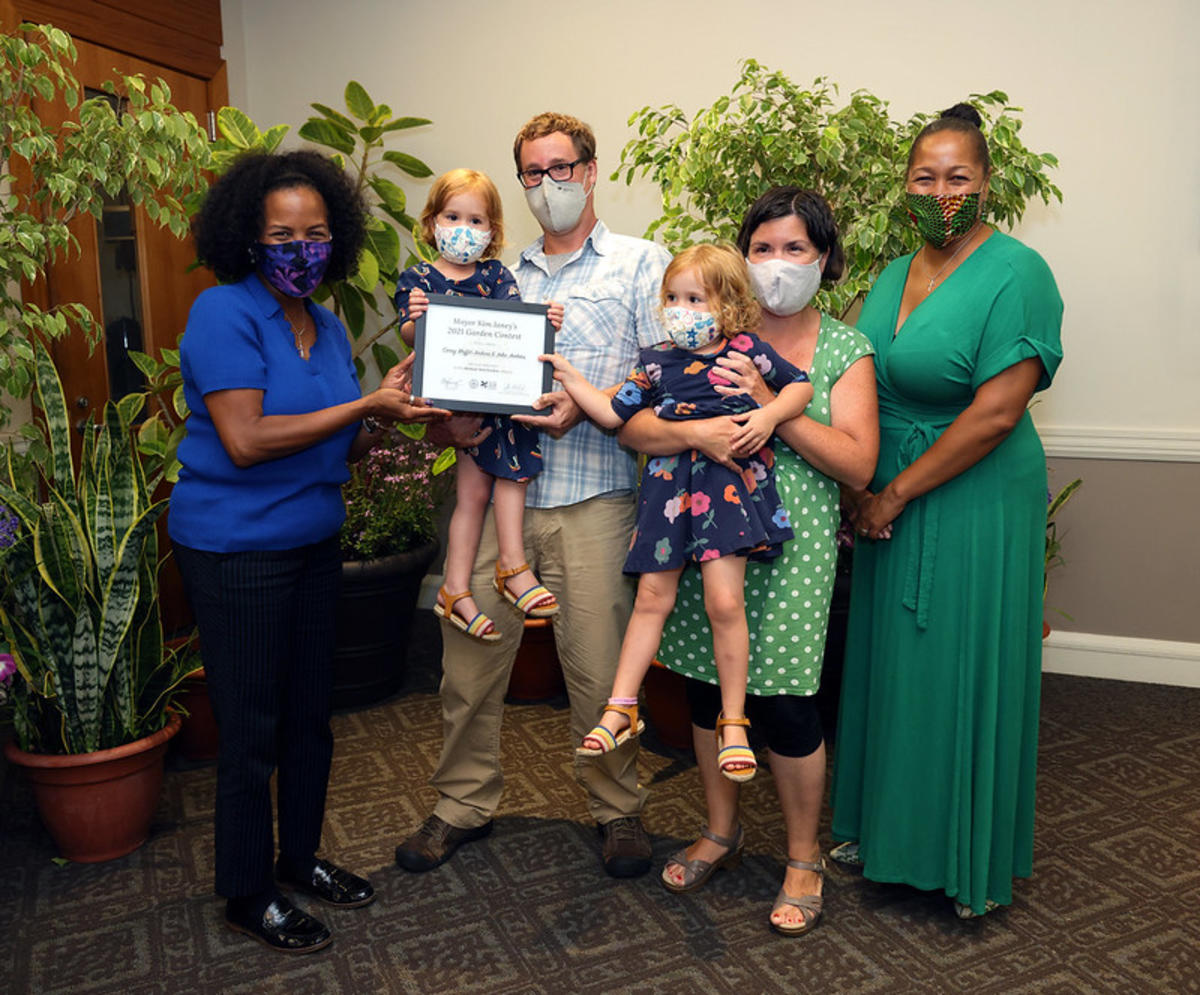 Moffett-Jenkins - 3rd Place Medium Yard - Award