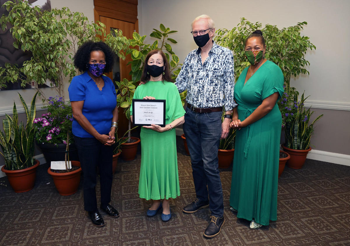 Uys 2nd Place Shade Garden - Award