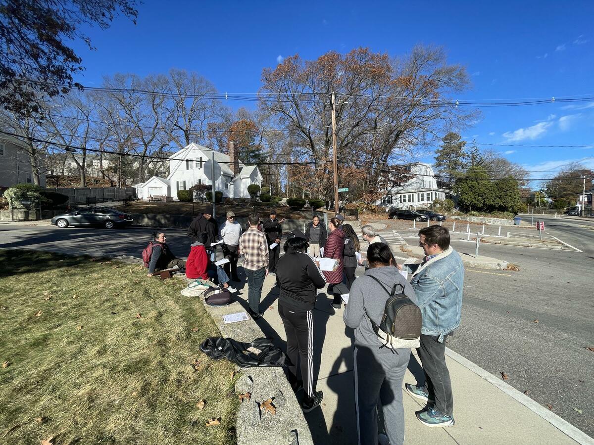 Group Discusses Wood Avenue Traffic Issues