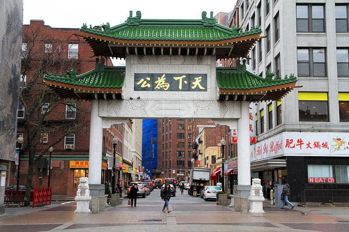 image of the gate leading to chinatown