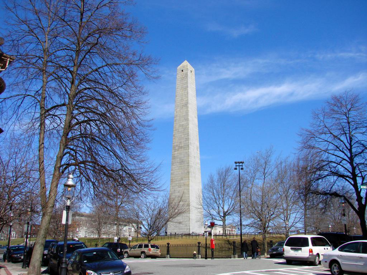 an image of the bunker hill monument in charlestown