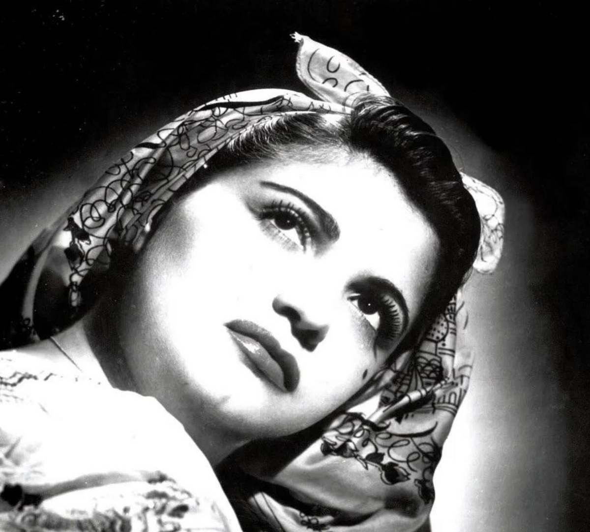 black and white image of Myrta Silva's headshot